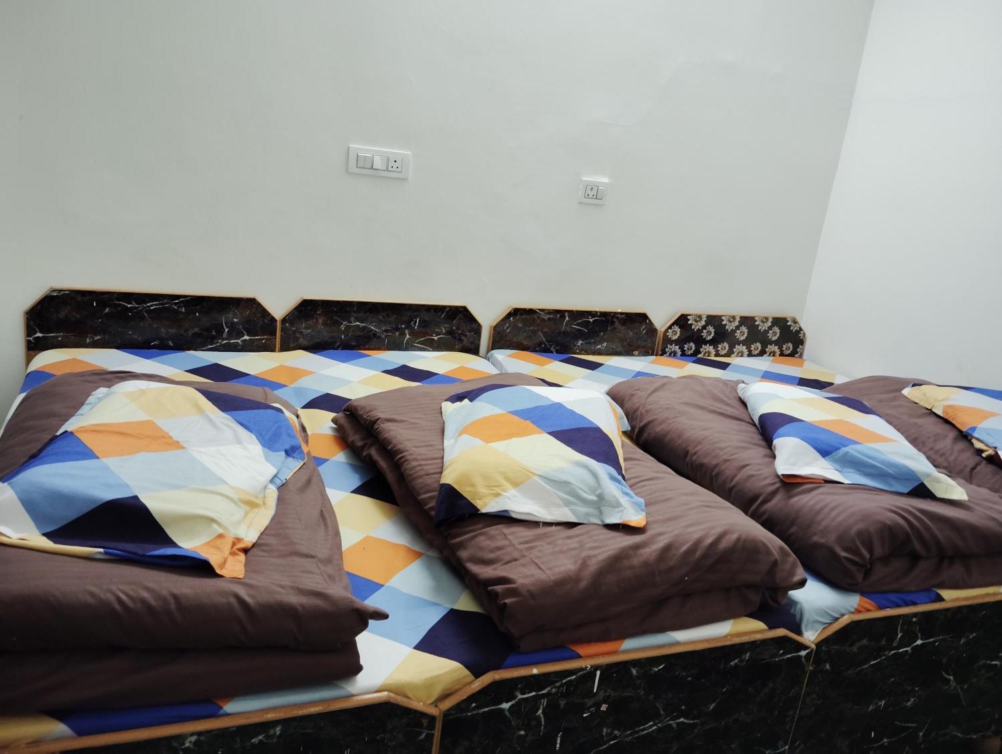 Hotel Narayana Residency Gupta Kashi Bagian luar foto